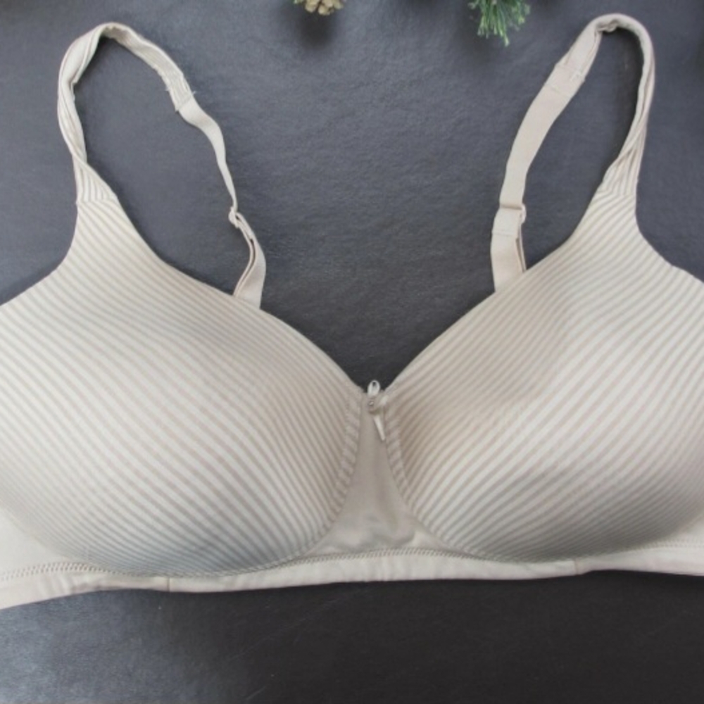 Vanity Fair Cream Intimates with Seamless Design and Adjustable Straps